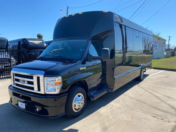 Black party bus – Aspen limo service
